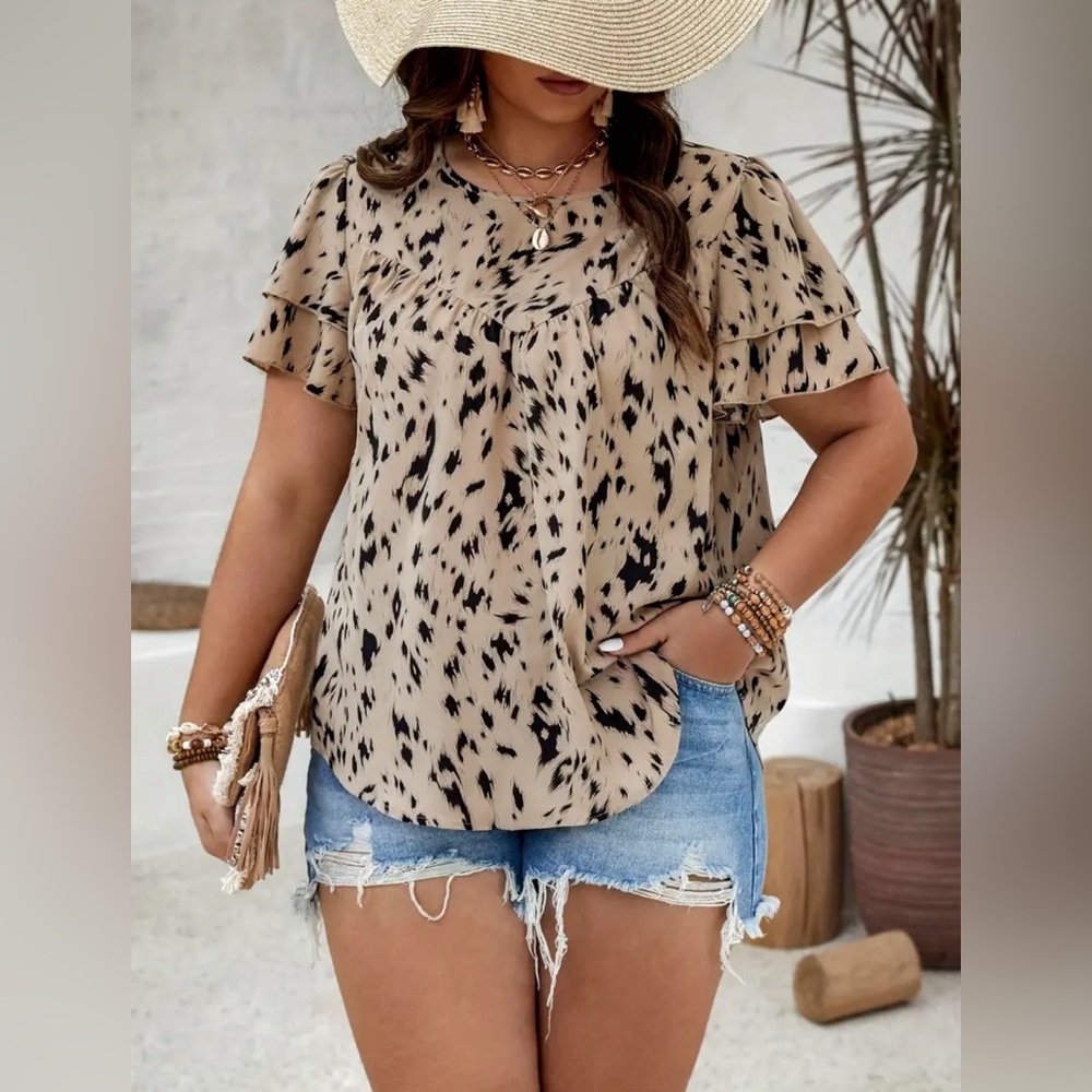 1X Flattering Plus Size Ruffle Sleeve Blouse Vibrant Allover Print Crew Neck - Picture 1 of 6